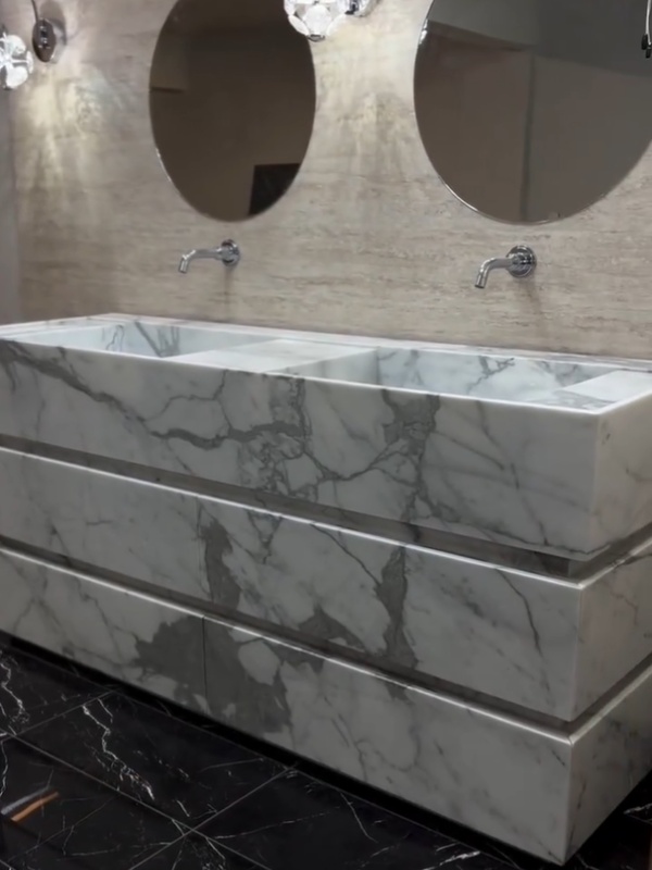 arabescato marble bathroom